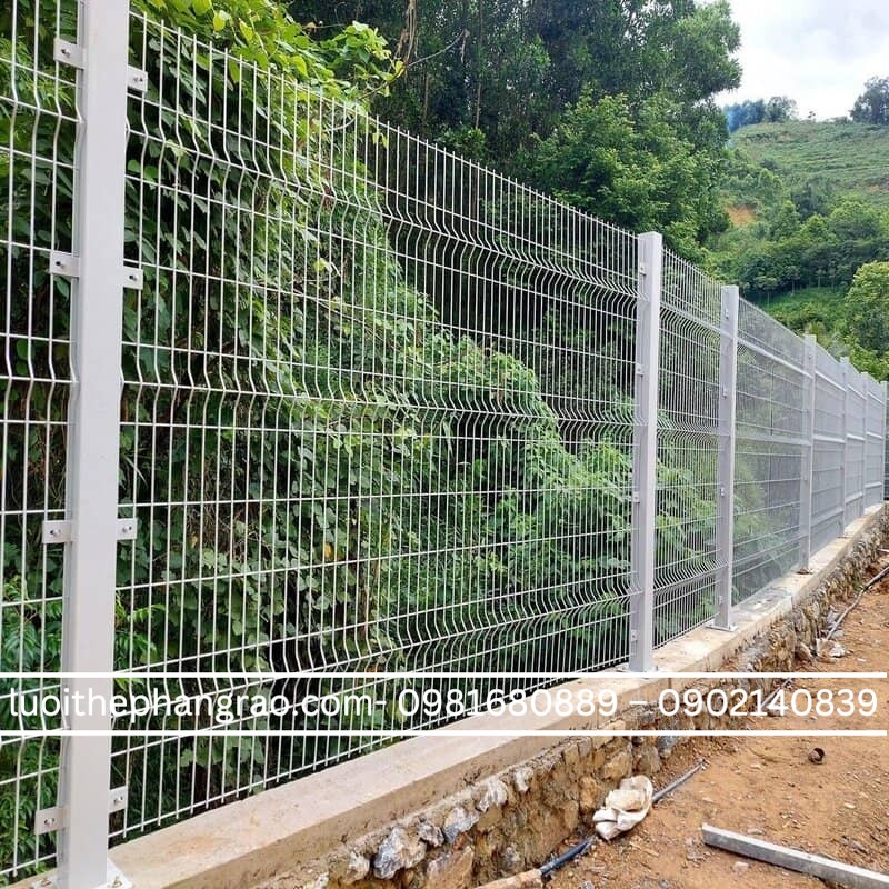Hàng rào lưới hàn chấn sóng mạ kẽm
