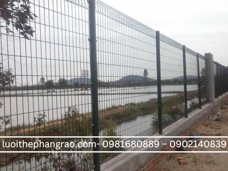 Hàng rào lưới thép gấp tam giác sơn tĩnh điện