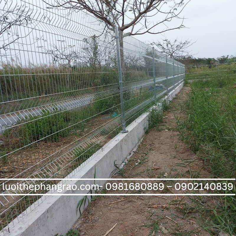 Hàng rào lưới thép hàn chấn sóng mạ kẽm